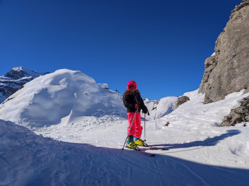 Peques esquiando con el forfait de debutantes Astún Candanchú